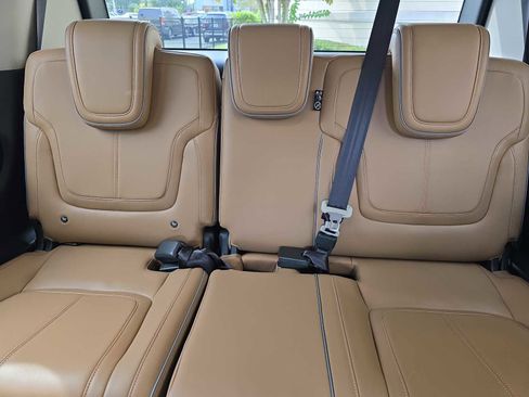 Certified 2025 INFINITI QX80 Sensory image 10