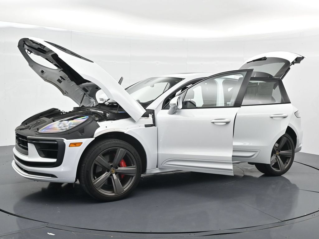 Certified 2026 Porsche Macan S AWD/4WD image 19