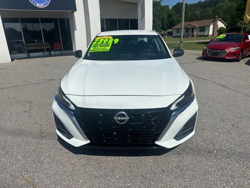 Used 2025 Nissan Altima 2.5 SV FWD image 8