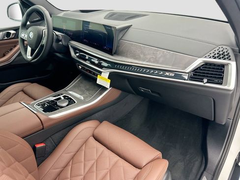New 2026 BMW X5 xDrive40i AWD/4WD image 16