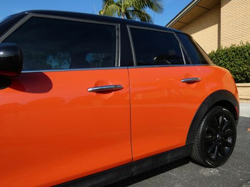 Used 2019 MINI Cooper S w/ Premium Package image 13