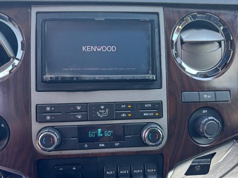 Used 2012 Ford F250 Lariat image 20