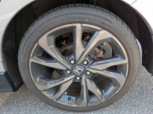 Used 2019 Honda Civic Sport Touring image 7