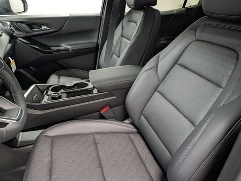 New 2027 Chevrolet Equinox LT w/ Convenience Package II FWD image 9