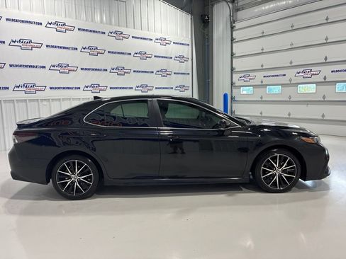 Used 2024 Toyota Camry SE w/ Cold Weather Package FWD image 7