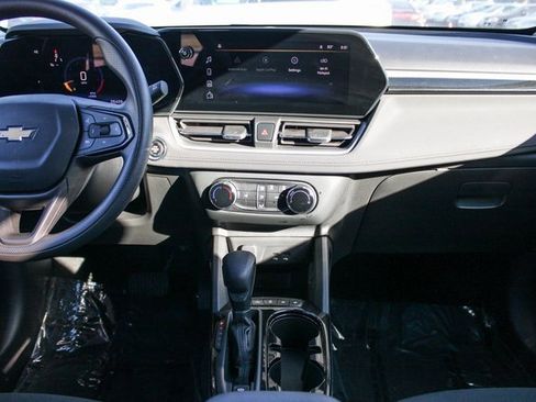 Used 2024 Chevrolet TrailBlazer LS w/ LS Convenience Package image 17