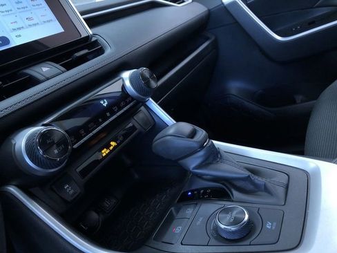 Certified 2025 Toyota RAV4 LE AWD/4WD image 29