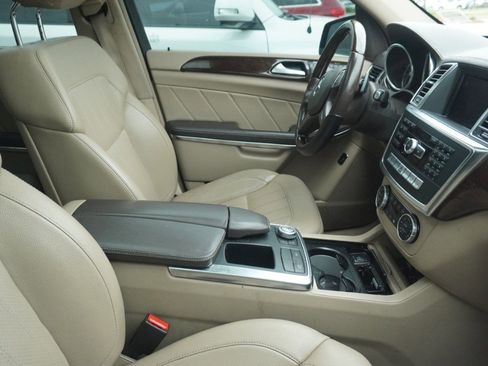 Used 2014 Mercedes-Benz GL 450 4MATIC image 8