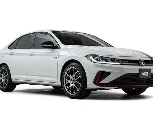 Used 2025 Volkswagen Jetta GLI Autobahn image 5