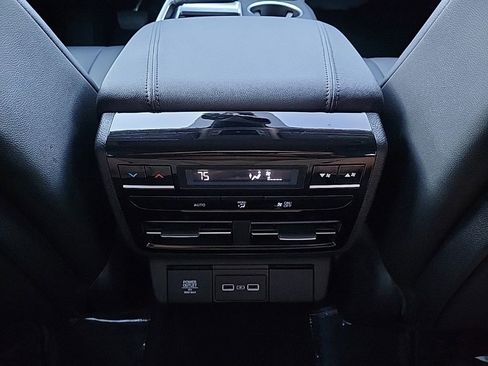 Used 2023 Acura MDX SH-AWD image 24