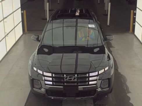 Used 2025 Hyundai Santa Cruz Limited AWD/4WD image 2