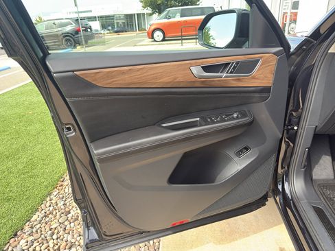 New 2026 Volkswagen Atlas SE image 9