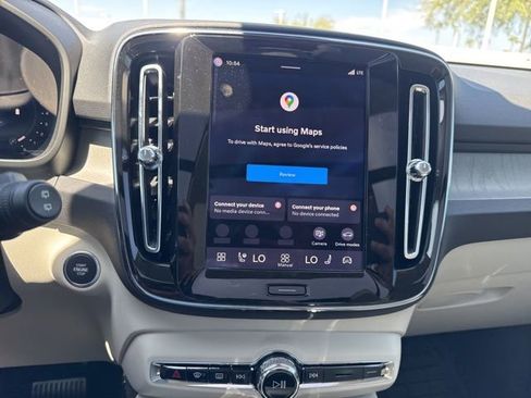 New 2026 Volvo XC40 B5 Plus w/ Climate Package image 24