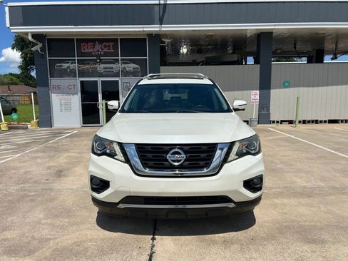 Used 2018 Nissan Pathfinder SL w/ SL Premium Package FWD image 2