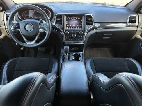 Used 2017 Jeep Grand Cherokee Trailhawk AWD/4WD image 9