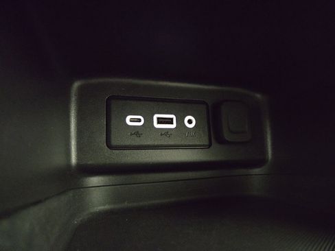 Used 2020 Chevrolet Equinox LT image 27