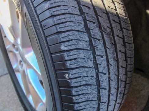 Used 2023 Chrysler Voyager LX image 6