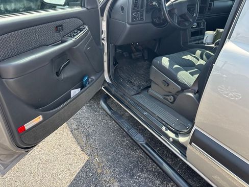 Used 2004 Chevrolet Avalanche 2WD w/ Preferred Equipment Group image 16