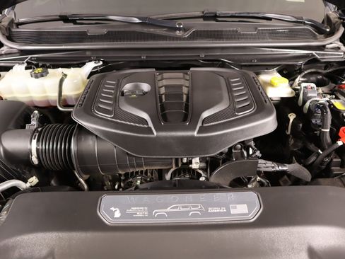 Used 2025 Jeep Wagoneer Series II w/ Premium Group I image 23