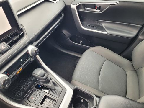 Used 2024 Toyota RAV4 XLE image 12