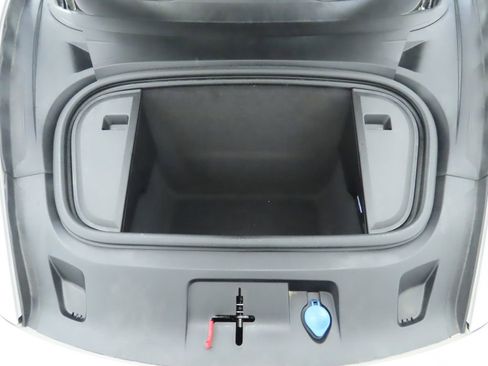 Used 2023 Porsche Taycan GTS image 30