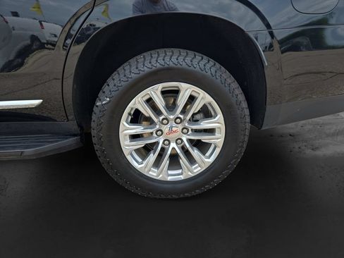 Used 2024 GMC Yukon SLT AWD/4WD image 13
