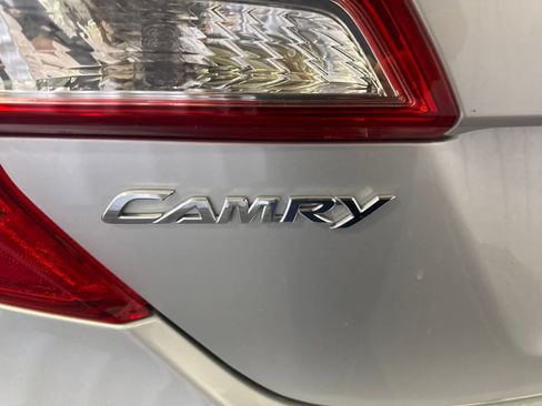 Used 2013 Toyota Camry SE FWD image 14