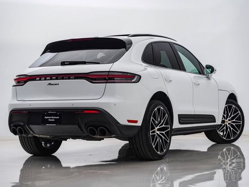 Certified 2026 Porsche Macan AWD/4WD image 11