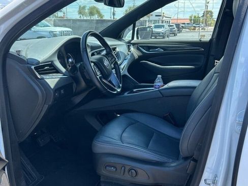 Used 2023 Buick Enclave Essence FWD image 5