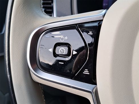 Used 2024 Volvo XC90 B5 Plus w/ Protection Package image 8