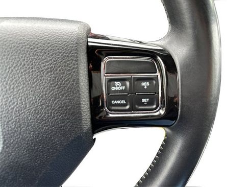 Used 2017 Dodge Grand Caravan SE FWD image 34