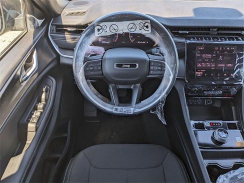 New 2025 Jeep Grand Cherokee Laredo X w/ Luxury Tech Group I image 12