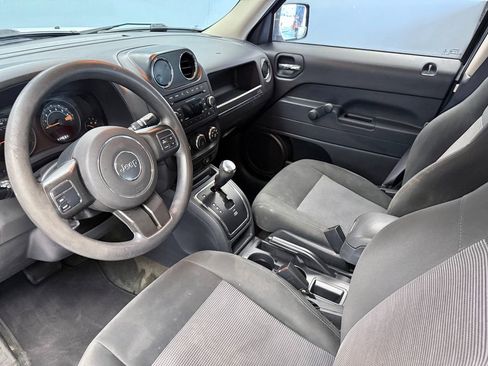 Used 2016 Jeep Patriot Sport image 9