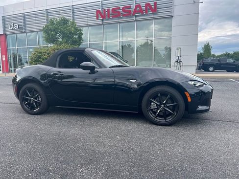 Used 2024 MAZDA MX-5 Miata Sport RWD image 18