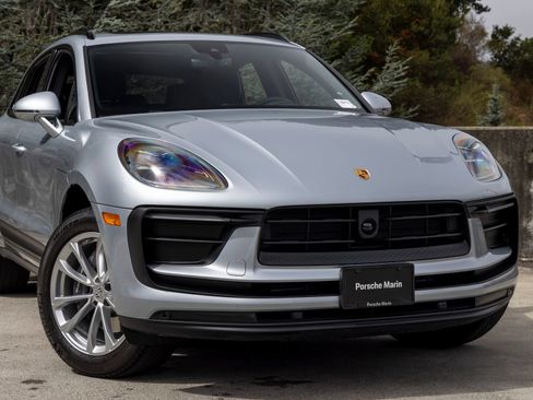 Certified 2026 Porsche Macan AWD/4WD image 9