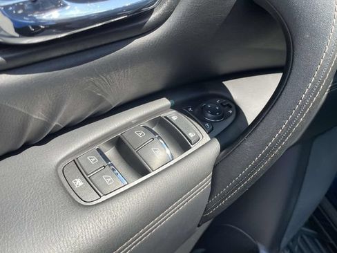 Used 2023 Nissan Armada Platinum w/ Captain's Chairs Package RWD image 15