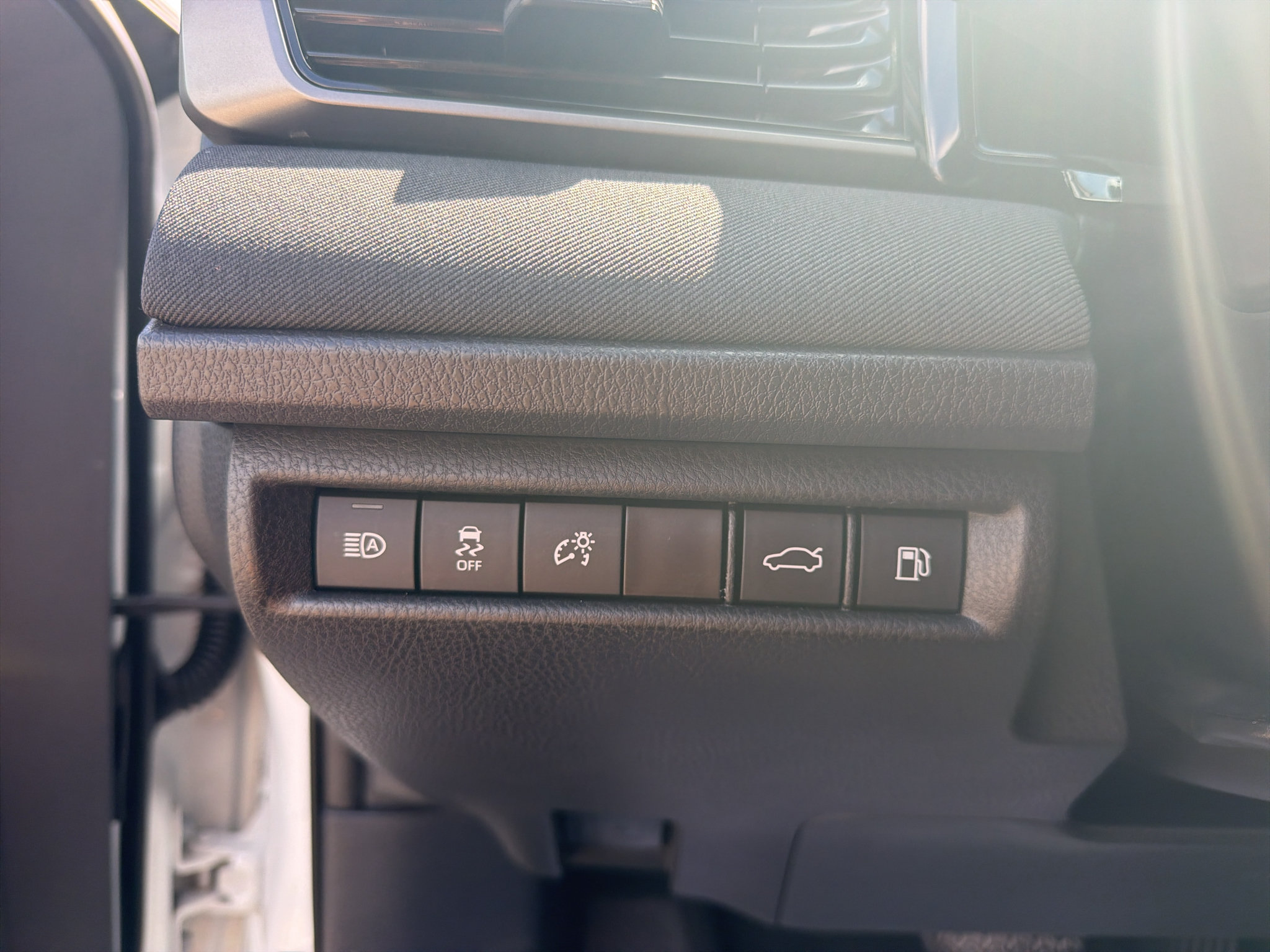 Used 2025 Toyota Camry LE FWD image 15