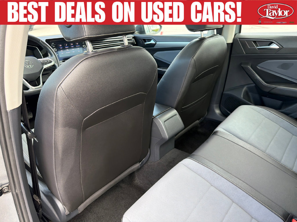 Used 2025 Volkswagen Jetta SE FWD image 22