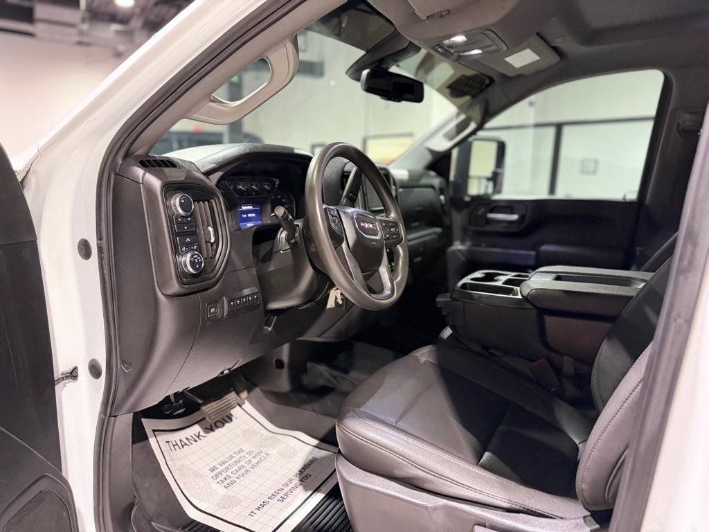 Used 2023 GMC Sierra 3500 Pro w/ Gooseneck/5TH Wheel Package AWD/4WD image 15
