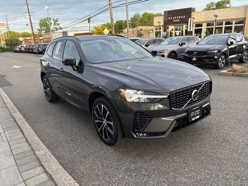Used 2025 Volvo XC60 B5 Plus AWD/4WD image 7