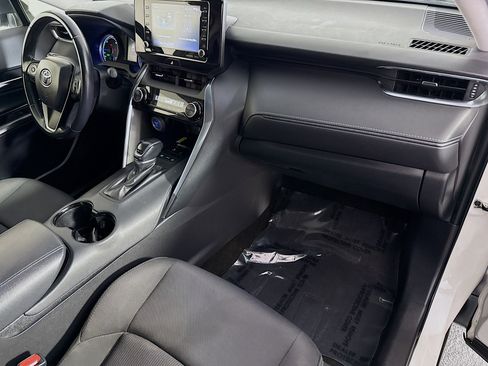 Used 2021 Toyota Venza LE AWD/4WD image 30