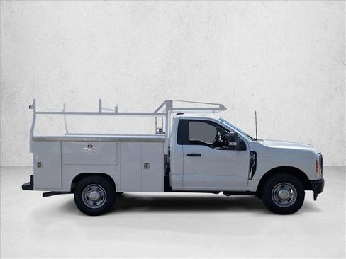 Used 2024 Ford F250 XL RWD image 4