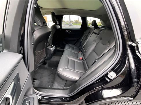 New 2026 Volvo XC60 B5 Ultra w/ Climate Package AWD/4WD image 12