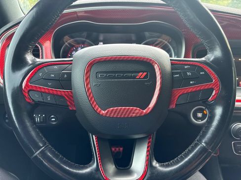 Used 2019 Dodge Charger SXT w/ Leather Interior Group RWD image 12