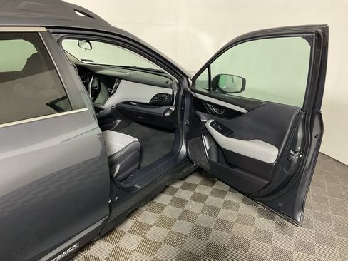 Used 2023 Subaru Outback Premium AWD/4WD image 35