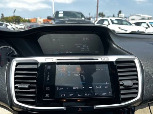 Used 2017 Honda Accord EX-L image 28