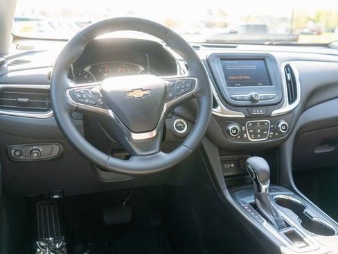 Used 2024 Chevrolet Equinox LT FWD image 14