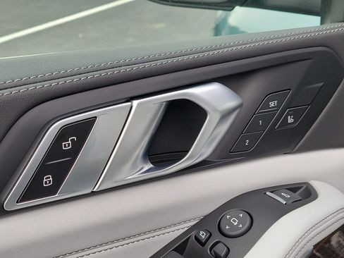 New 2026 BMW X5 xDrive40i w/ Climate Comfort Package image 15