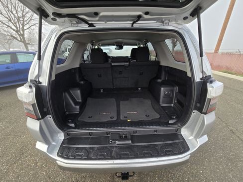 Used 2024 Toyota 4Runner TRD Off-Road image 9