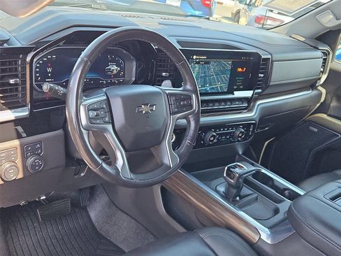 Certified 2022 Chevrolet Silverado 1500 LT Trail Boss w/ LT Trail Boss Premium Package AWD/4WD image 2
